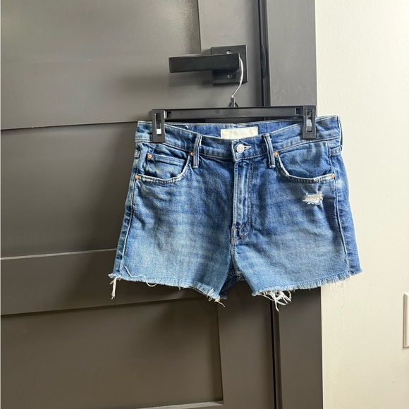 MOTHER Dutchie Short Fray Jean Shorts Size 27 (fits like 26) - Picture 3 of 12